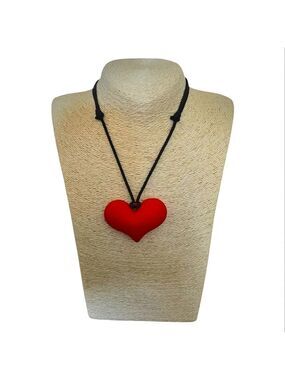 TRÏBE Red Heart Adjustable Necklace NWOT